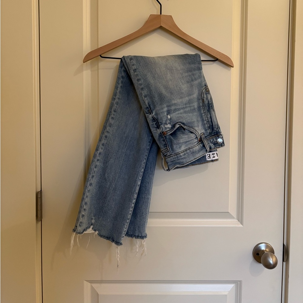 DAZE distressed high rise jeans